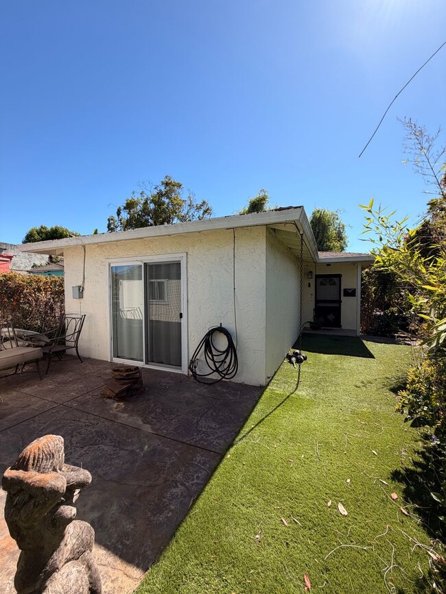 Building Photo - Charming 2BR/1BA Home on Santa Cruz's Lower Westside