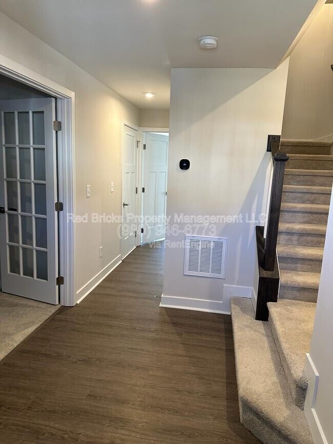 Photo - 1728 Aspire St