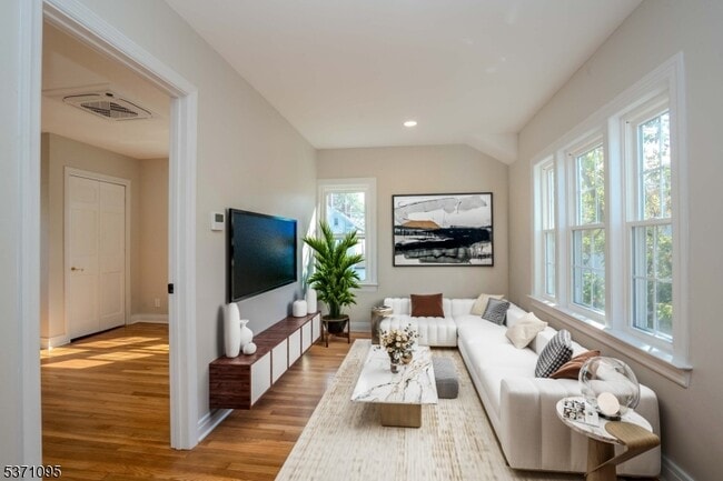 Photo - 135 Main St Unit B