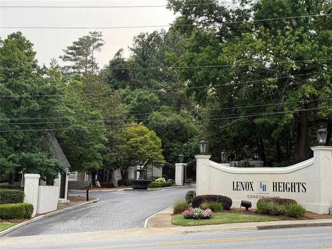 Photo - 1308 Pine Heights Dr NE
