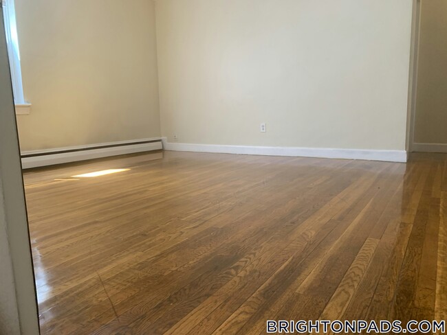Building Photo - 67 Chiswick Rd Rental