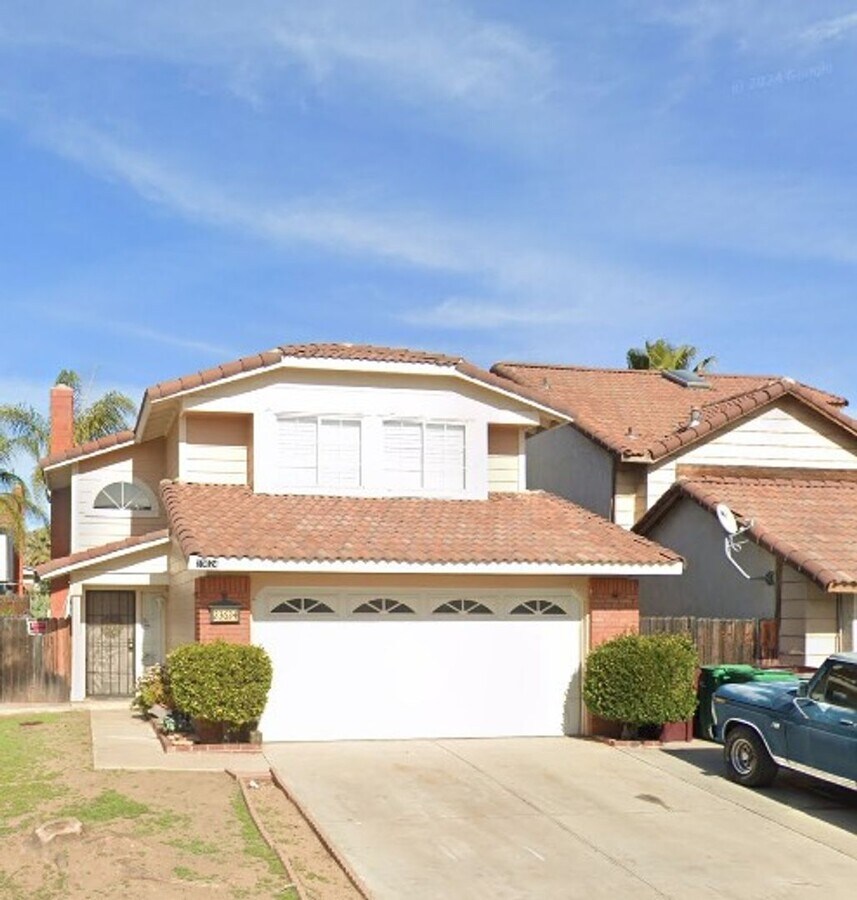 Beautiful Freshly Painted 3 Bed/2.5 Bath H... - Beautiful Freshly Painted 3 Bed/2.5 Bath H...