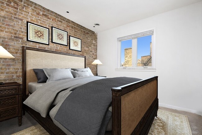 Photo - 2727 N Clark