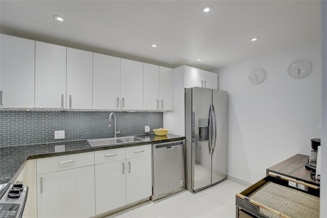 Photo - 3375 N Country Club Dr Unidad 103