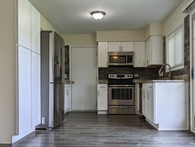 Photo - 508 Bristol Ln