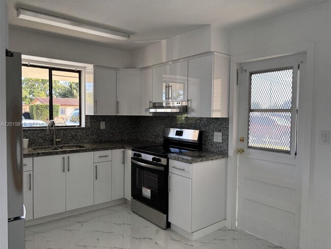 Photo - 7343 SW 21st St Unit 0