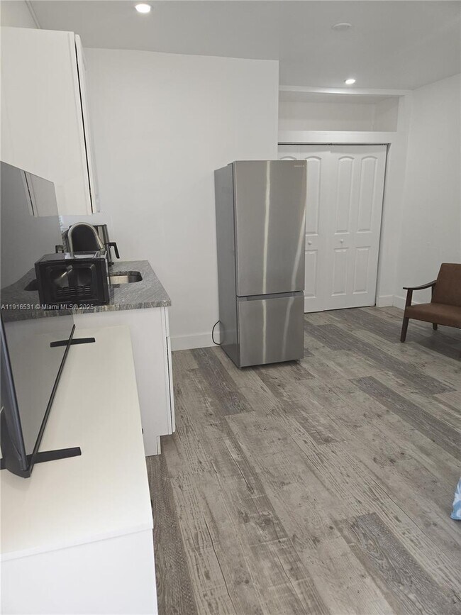 Photo - 11030 NW 18th St Apartamento Unidad 1