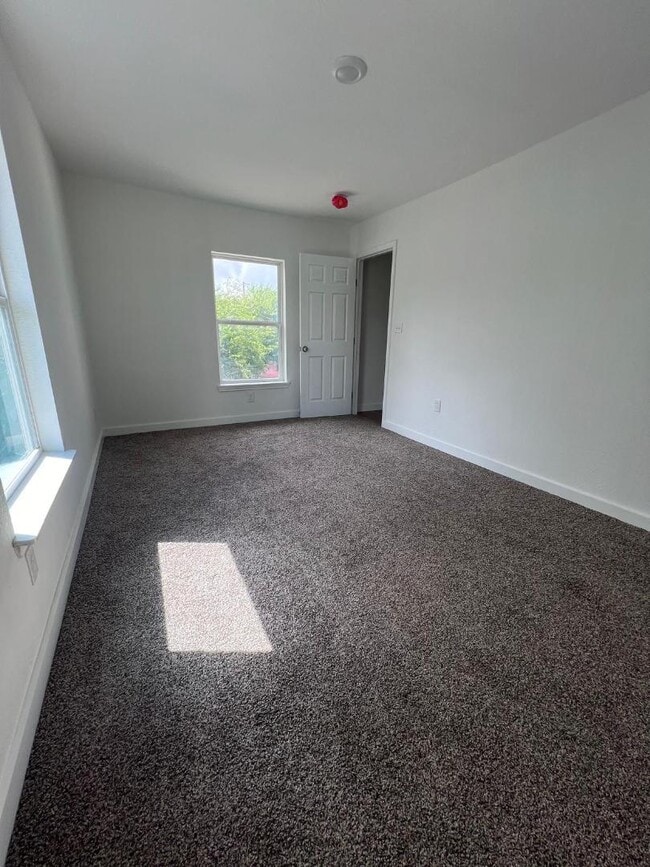 Photo - 224 W Pyron Ave