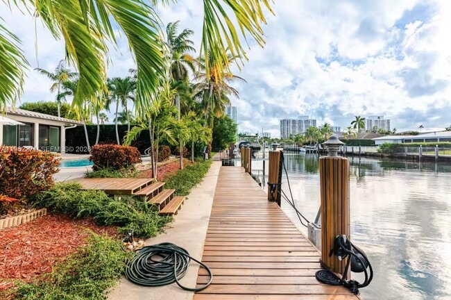 Building Photo - 636 Hibiscus Dr