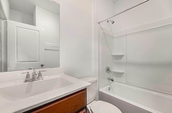 Photo - 240 Seven Pnes Dr