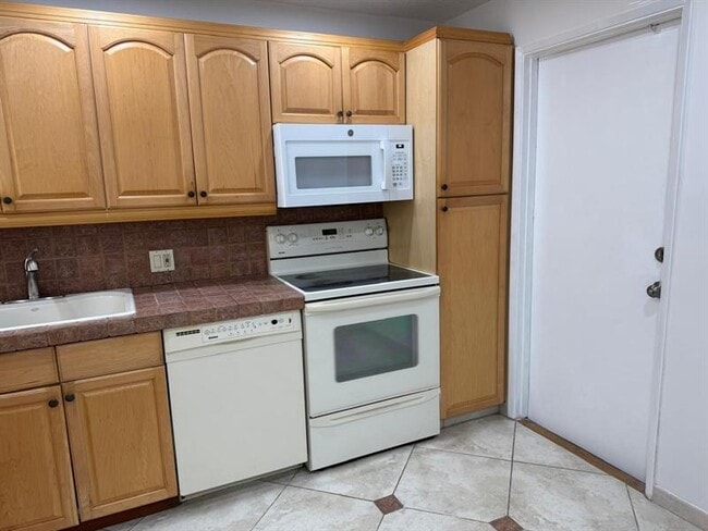 Photo - 3200 N Palm Aire Dr Unit 705
