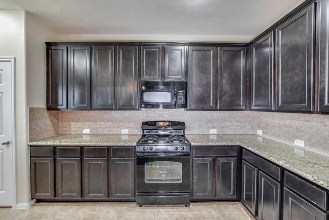 Photo - 5210 Lakota Trail