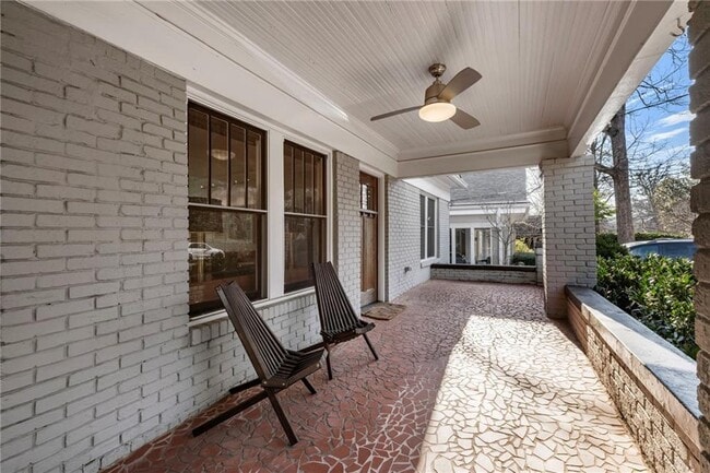 Photo - 212 Geneva St