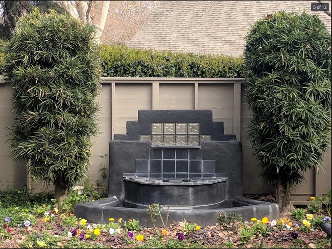 Photo - 301 Wyndgate Rd