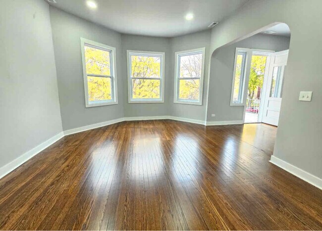 Photo - 121 N Menard Ave Unit 1