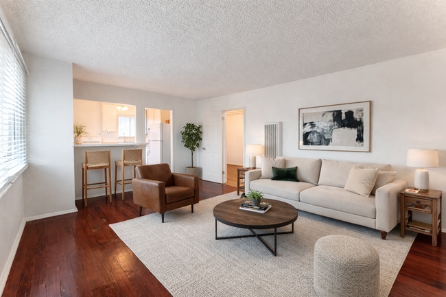 Building Photo - 906 Edgewood St Unit 2