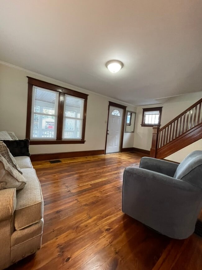 1204 Memorial Ave Unit 3