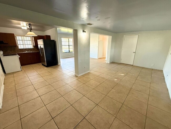 Photo - 20520 NW 24th Ct