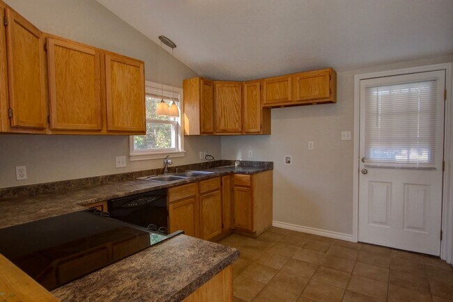 Photo - Adorable E. Main Cottage