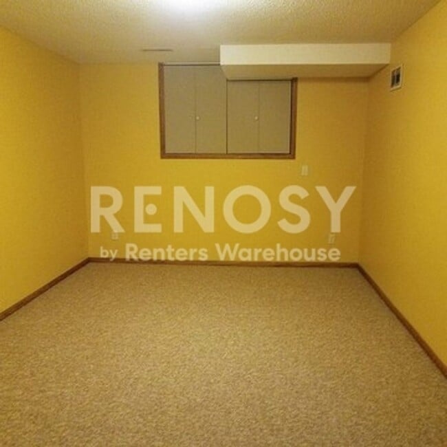 Photo - 18129 W 82nd St