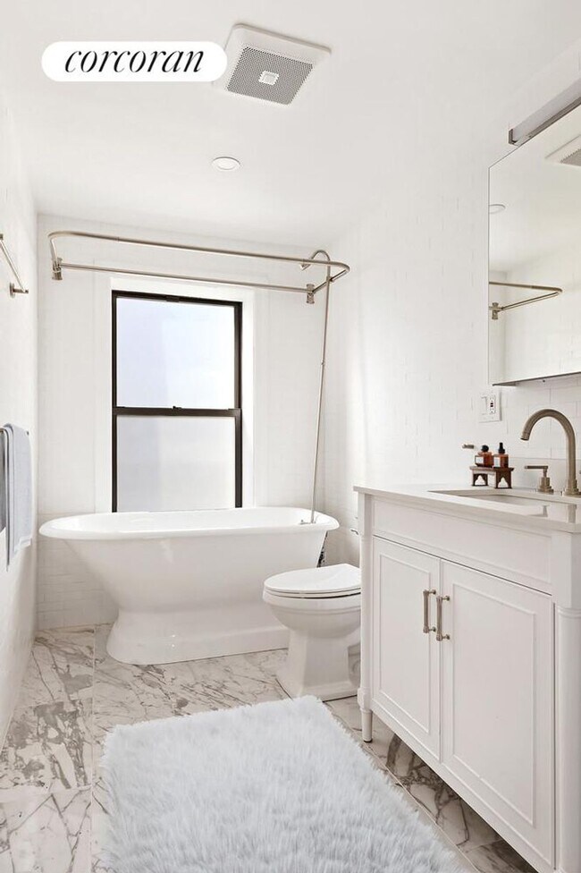 Photo - 458 State St