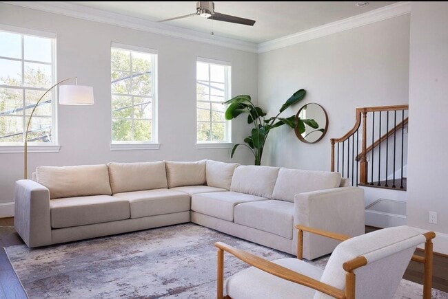 Photo - 815 Bringhurst St