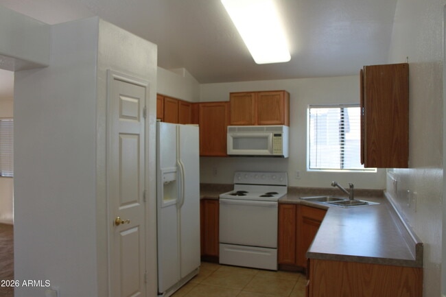 Photo - 921 S Val Vista Dr