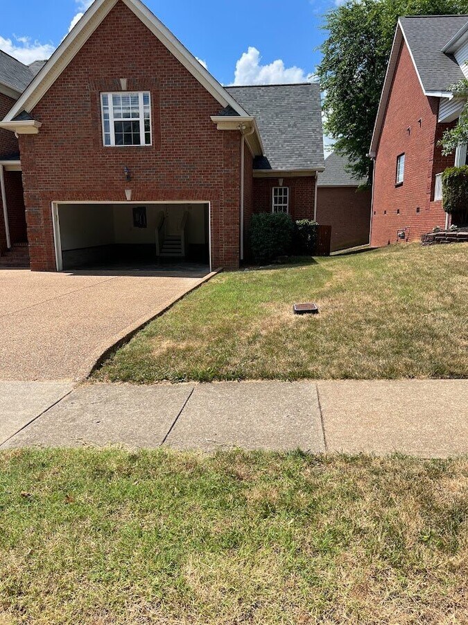 Photo - 109 Fieldcrest Cir
