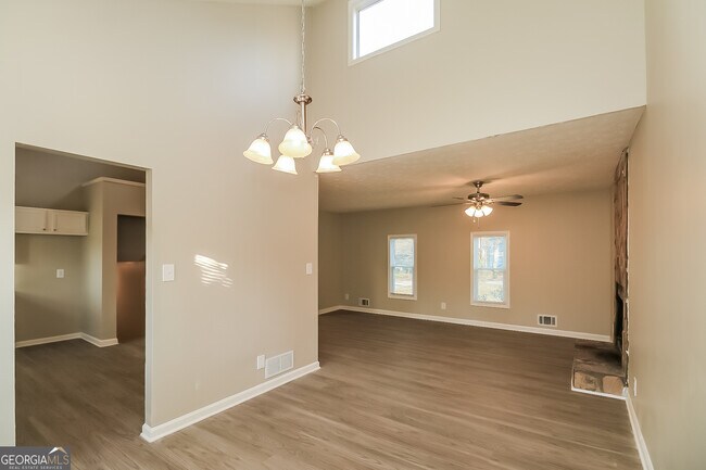 Photo - 2875 Kathryn Cir SW