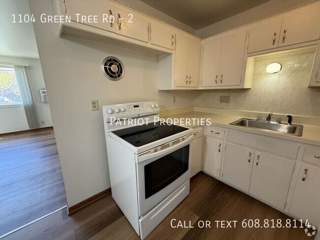 Building Photo - 1104 Green Tree Rd Unit 2 Rental