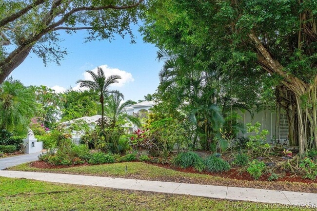 2540 Fairway Island Dr