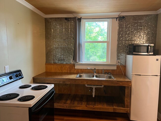 Photo - Colville Triplex Unit 615 Colville St #A