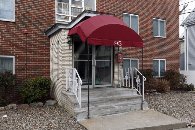 Photo - 95 Clifton St