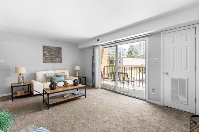 Living room - PineGate - Students save up to 10%! Rental