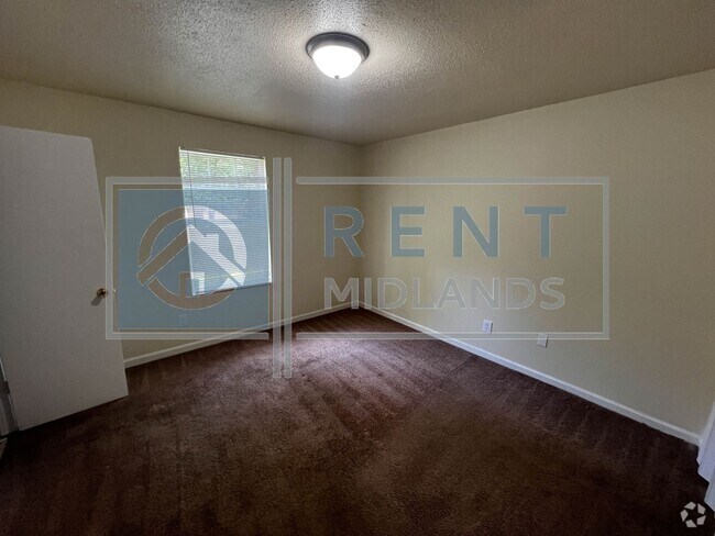 Building Photo - 1007 Piney Woods Rd Unit C Rental
