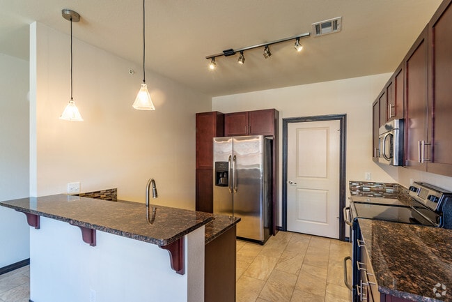 2BR, 2BA - Mirabella - Villas at the Plaza