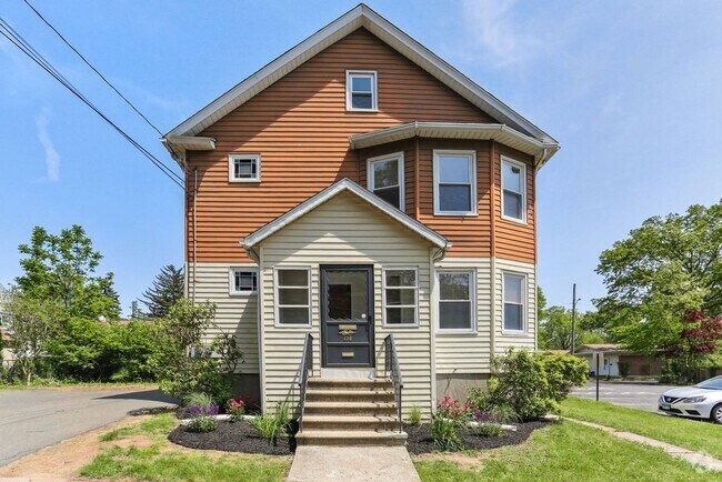 Building Photo - 139 Albany Ave Unit #1 Rental