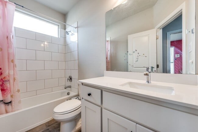 Photo - 2013 Gray Towers Way