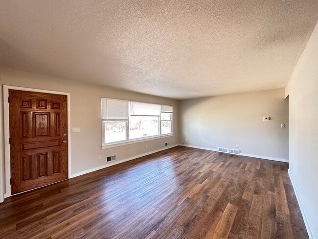 Photo - 9133 Oakwood Rd