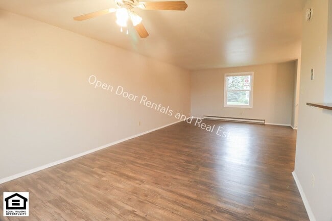 Photo - 301/303 W Hobart St. Unit 301 Hobart St.