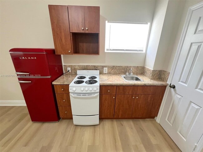 Photo - 8411 Biscayne Blvd Unidad 8