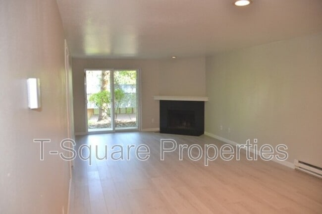 Photo - 726 Kirkland Cir