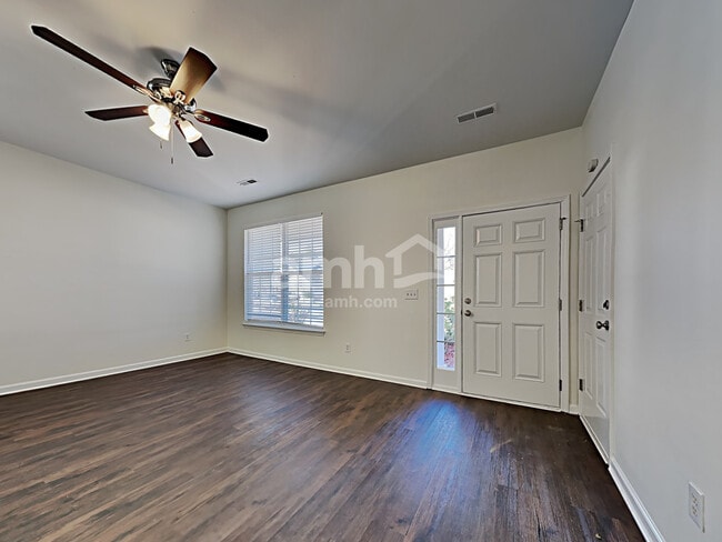 Photo - 2414 Thoreau St