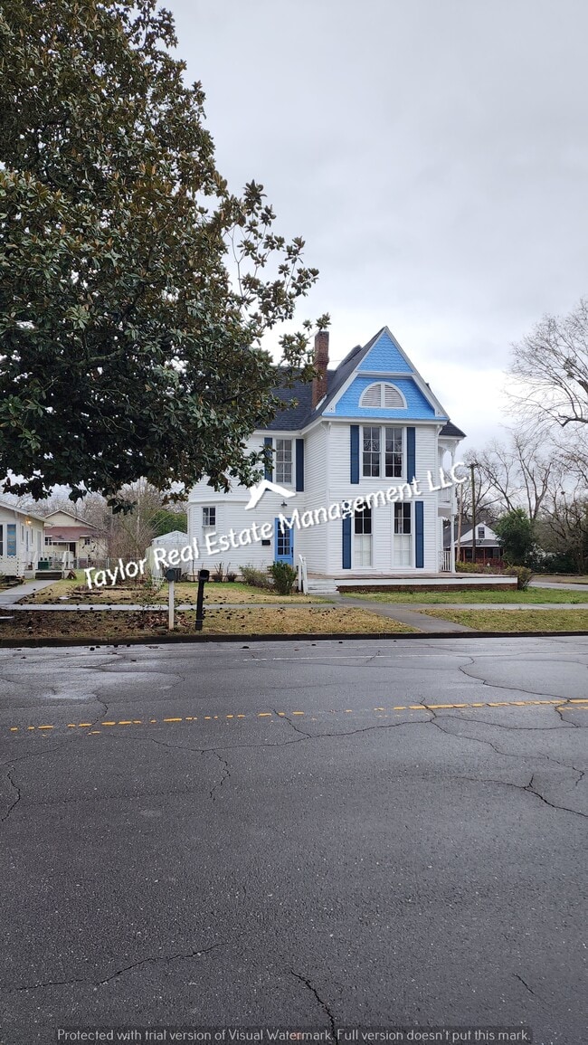 Photo - 1100 N Montgomery Ave