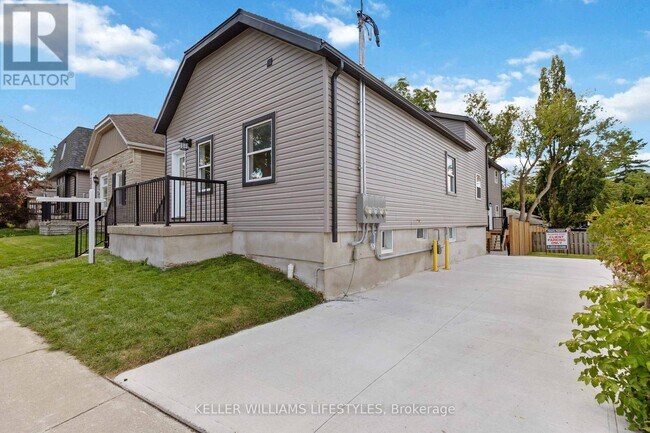 Photo - 178 Woodward Ave