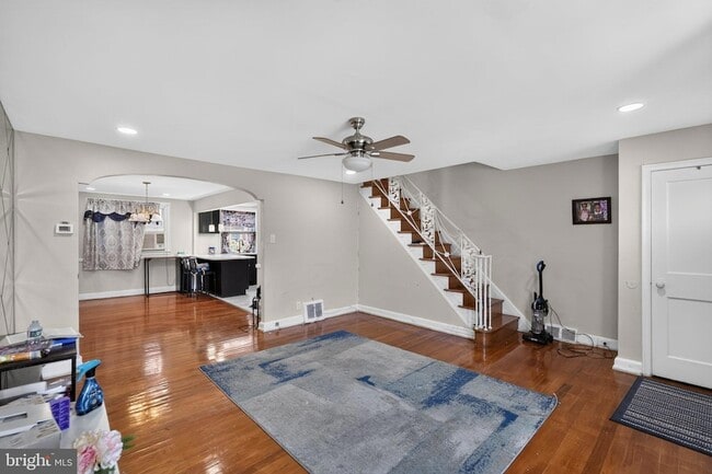 8081 Fayette St