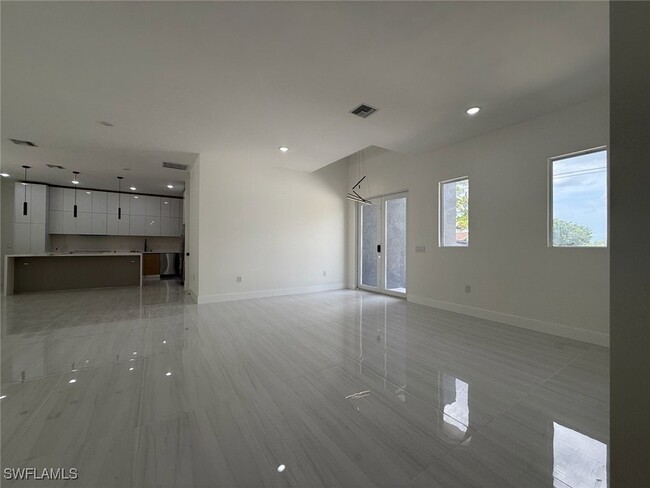 Photo - 1549 NW 26th Pl