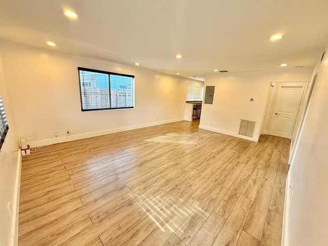 Photo - 1941 NE 51st Ct Unit A