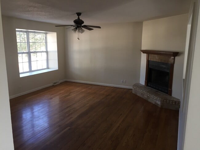 Photo - 3719 Clearview Dr