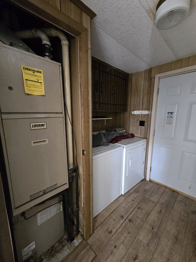 Photo - 580 S Main St